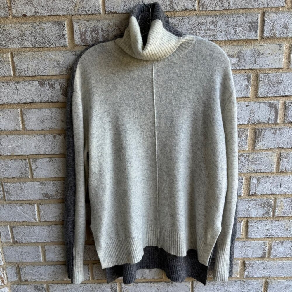 Athleta Long Sleeve Turtleneck Two Tones Wool Blend Sweater  Women's Size S.